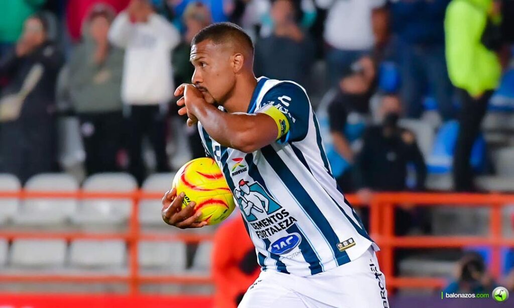 Redacción Balonazos El CD Pachuca cayó por 1 2 ante Querétaro en el