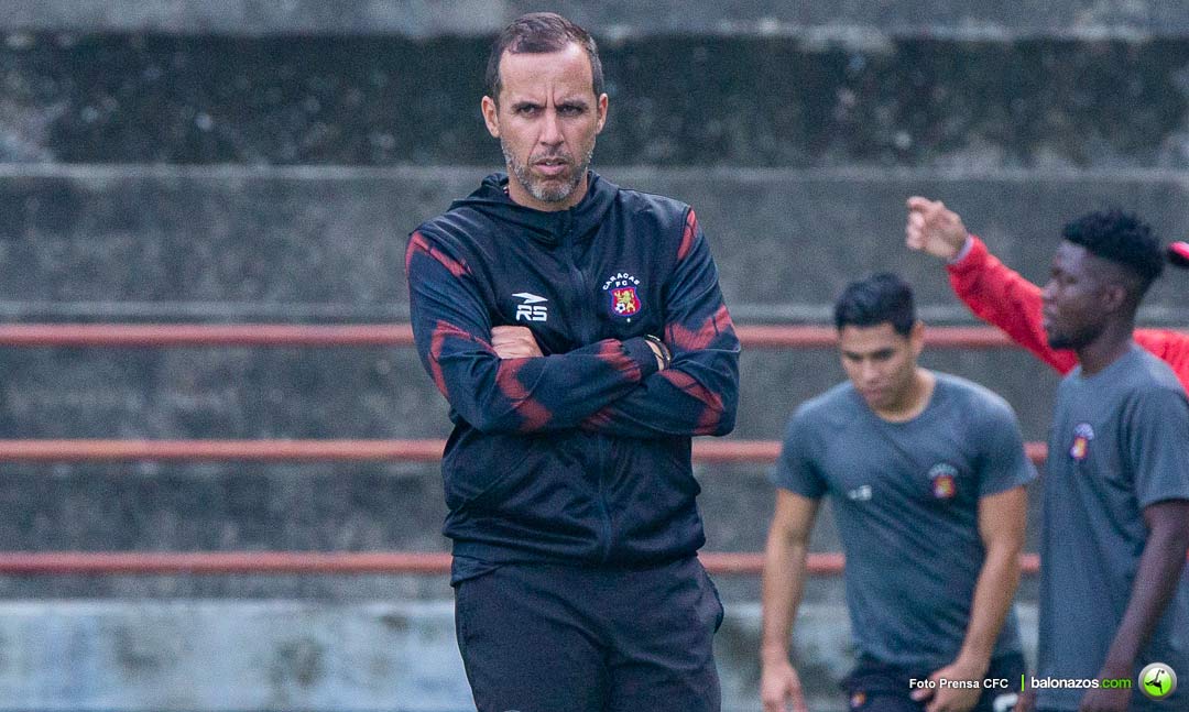 Caracas FC anunció la salida del entrenador Henry Meléndez