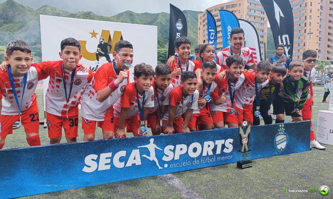 Escuela Mejía se titula Campeón