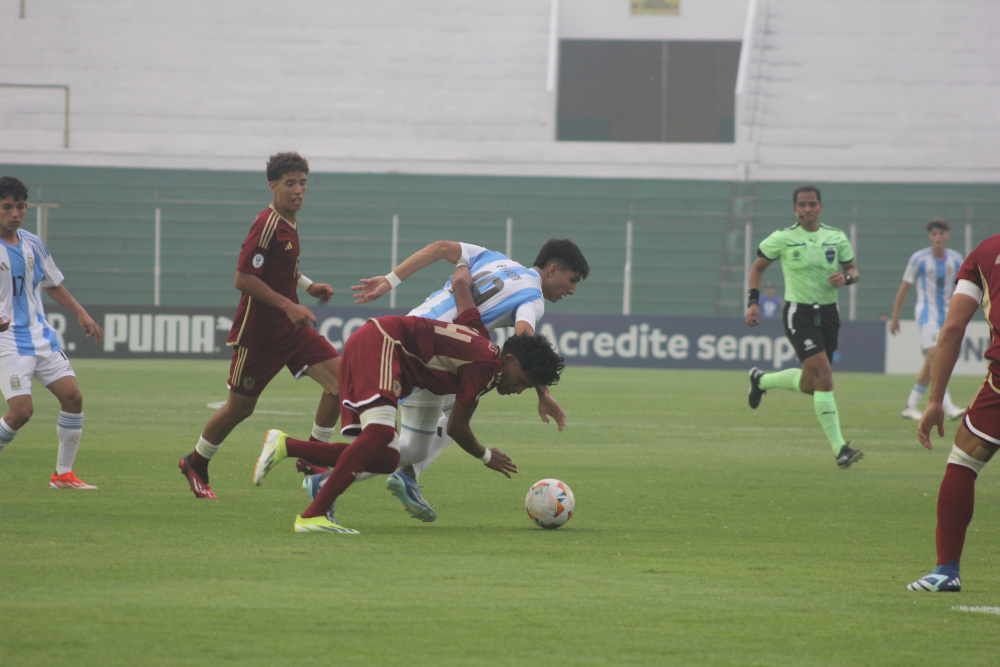  Vinotinto mejoró pero perdió con Argentina 